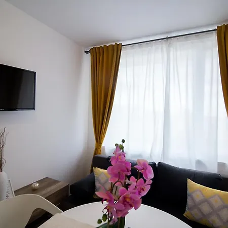15 Apartments In One Building Eski Zağra